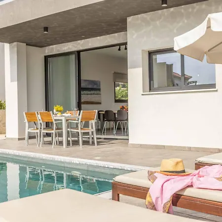 Yria Villa *